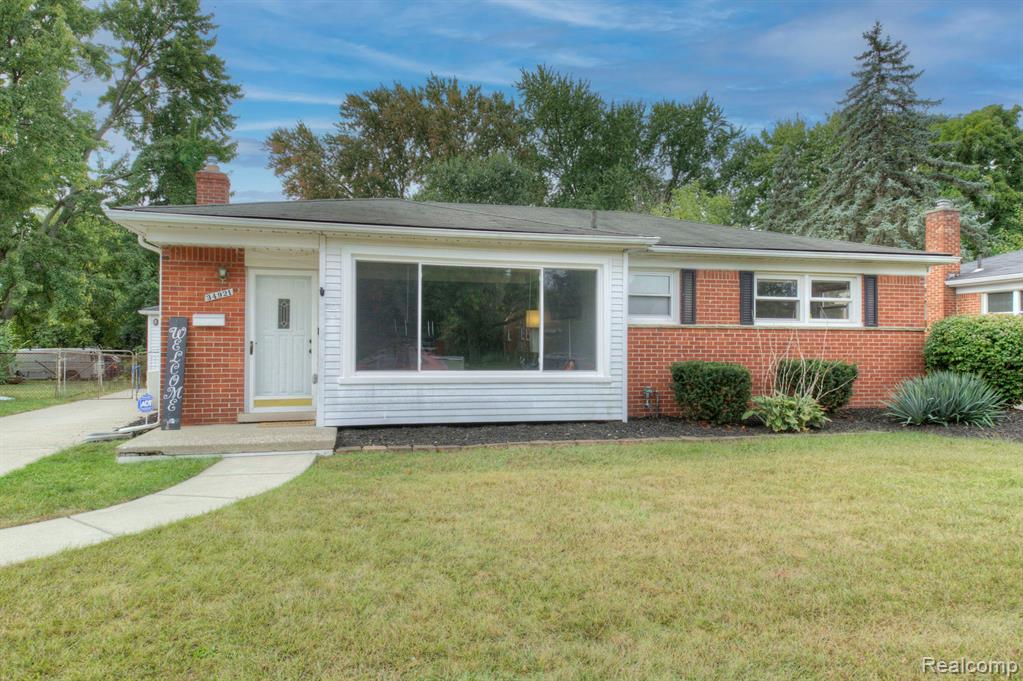 Parkdale St, Livonia, MI 48150