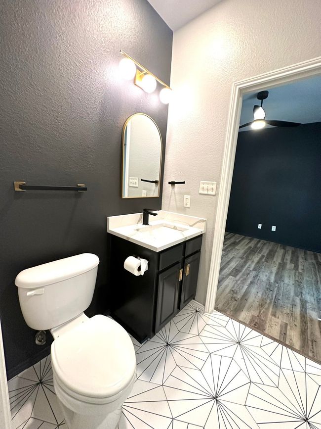 901 Se 10 Th St, Home with 3 bedrooms, 2 bathrooms and null parking in Grand Prairie TX | Image 24