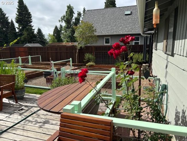34851 Seavey Loop Rd, House other with 3 bedrooms, 1 bathrooms and 2 parking in Eugene OR | Image 34