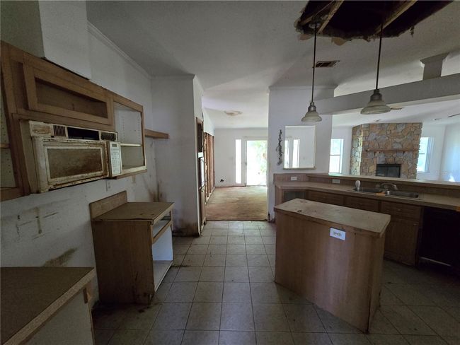 Kitchen | Image 8