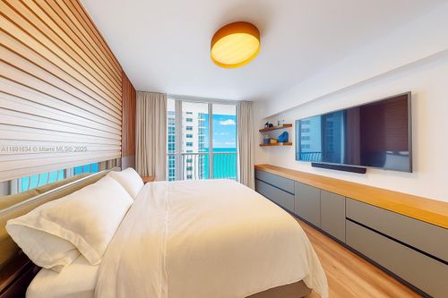 apt-2803-1750 N Bayshore Dr, Miami, FL, 33132-3210 | Card Image