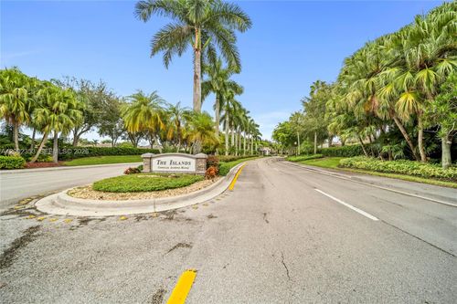 1115 Camellia Cir, Weston, FL, 33326-3613 | Card Image