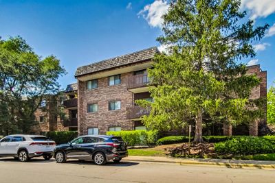 207 - 3110 Pheasant Creek Drive, Condo with 2 bedrooms, 1 bathrooms and 1 parking in Northbrook IL | Image 2