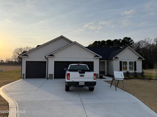 103 Maxwell Farm Ln, Selma, NC, 27576-4403 | Card Image