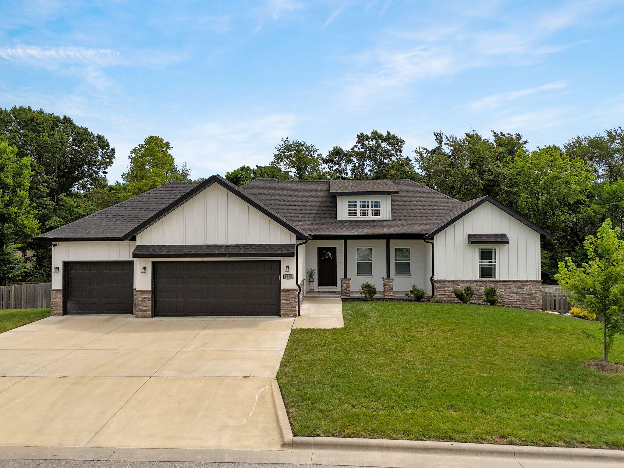 Florence Ave, Ozark, MO 65721