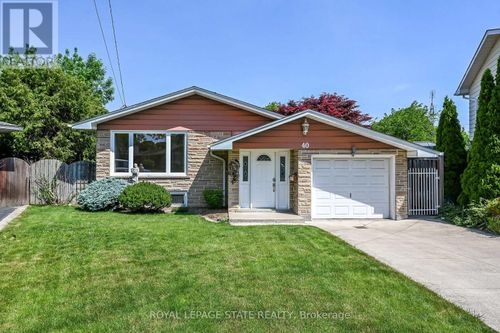 40 Bermuda Court, Hamilton (Rolston), ON, L9C2J8 | Card Image