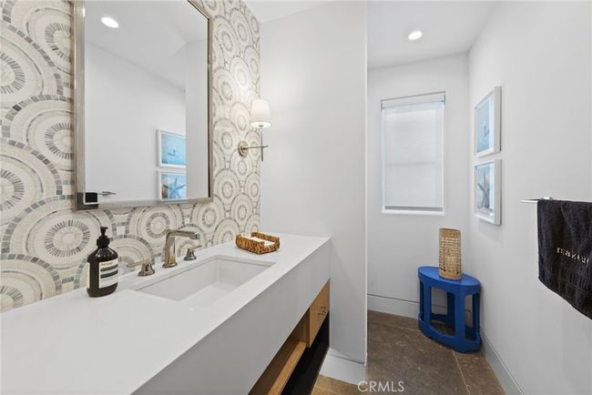 2148 E Oceanfront, House other with 5 bedrooms, 5 bathrooms and 3 parking in Newport Beach CA | Image 24