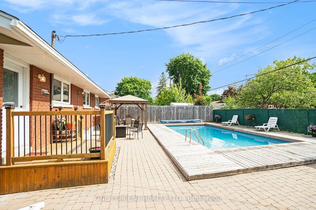 1208 Stanton Rd, House other with 3 bedrooms, 2 bathrooms and 5 parking in Ottawa ON | Image 15