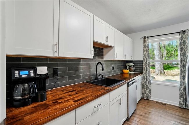 1243 White Oak Dr, House other with 3 bedrooms, 2 bathrooms and null parking in Springfield OH | Image 16