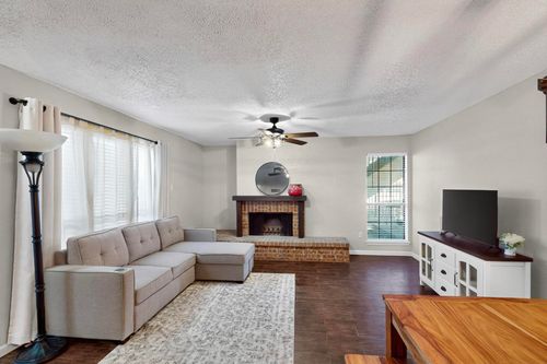1105-9611 Walnut St, Dallas, TX, 75243-2346 | Card Image
