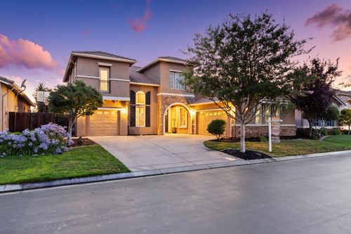3021 Edgeview Dr, Modesto, CA, 95355-7301 | Card Image