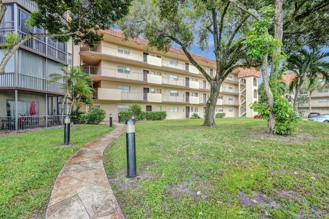 APT-202 - 6200 S Falls Circle Dr, Condo with 2 bedrooms, 2 bathrooms and null parking in Lauderhill FL | Image 38