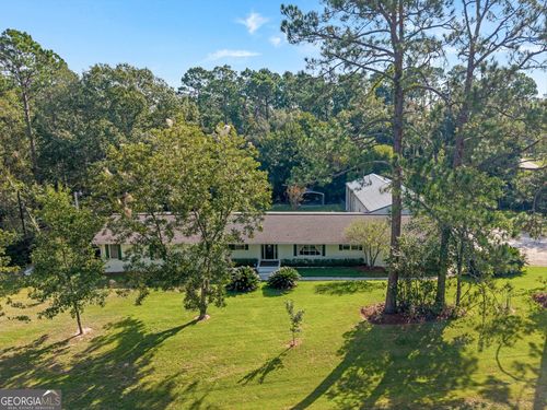 614 N Victory Dr, Lyons, GA, 30436-1914 | Card Image