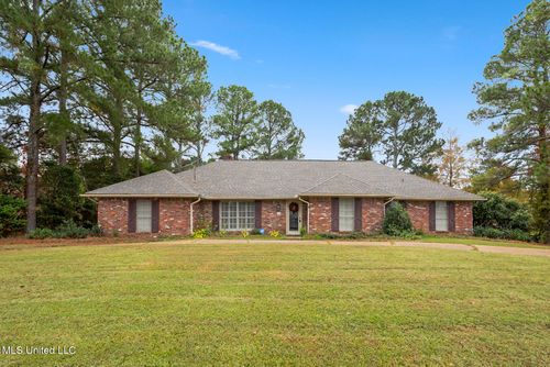 105 Brae Burn Dr, Jackson, MS, 39211-2502 | Card Image