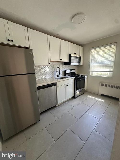 b-131 Cherry Parke, CHERRY HILL, NJ, 08002-4045 | Card Image