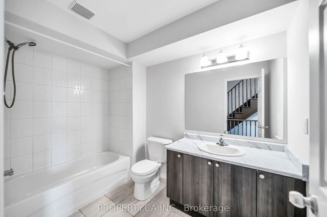 2564 Rosedrop Path, Condo with 4 bedrooms, 3 bathrooms and 1 parking in Oshawa ON | Image 15