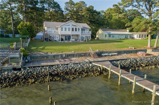 335 Berryville Shores Dr, House other with 3 bedrooms, 2 bathrooms and null parking in Deltaville VA | Image 9