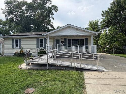 203 Greenfield Dr, Collinsville, IL, 62234-4420 | Card Image