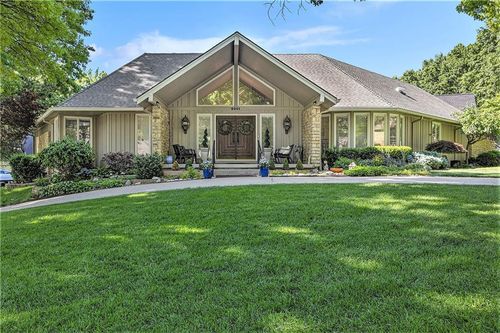 8201 W 100th Ter, Overland Park, KS, 66212-3403 | Card Image