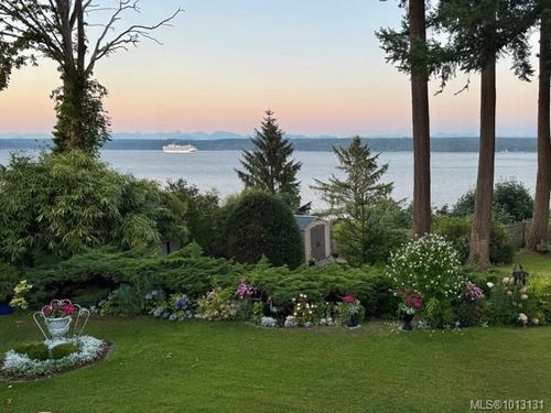 1093 Ash St, Campbell River, BC, V9W1G6 | Card Image