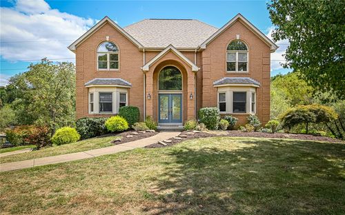 124 Fox Meadow Dr, Wexford, PA, 15090-8670 | Card Image