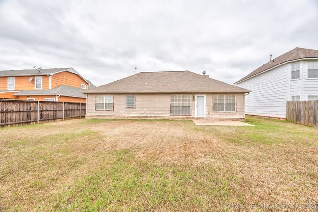 19608 E 39 Th Pl S, House other with 3 bedrooms, 2 bathrooms and null parking in Broken Arrow OK | Image 18