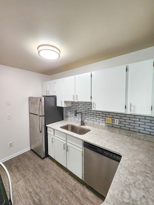 249 Brookwood Dr, South Lyon, MI, 48178-1847 | Card Image
