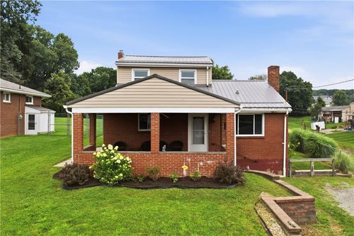 561 Burgley Ave, Lower Burrell, PA, 15068-2206 | Card Image