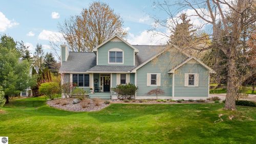 5084 Arrowhead Ct, Williamsburg, MI, 49690-9589 | Card Image