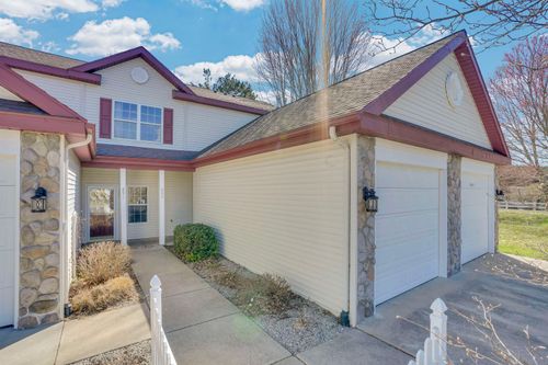 895 Meadow View Ct, Cadillac, MI, 49601-2594 | Card Image