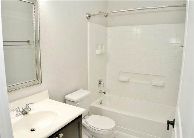 8110 Running Brook Ln, House other with 3 bedrooms, 2 bathrooms and 2 parking in Richmond TX | Image 10
