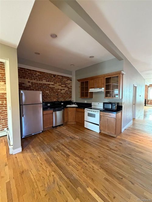 2557 N Clarkson St, Denver, CO, 80205-5150 | Card Image
