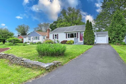 73 Federal St, West Hartford, CT, 06110-1720 | Card Image
