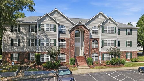 822 Scholastic Dr, Winston Salem, NC, 27106-5091 | Card Image