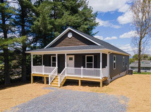 342 Fairfax Ave, ELKTON, VA, 22827-1218 | Card Image