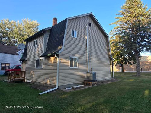 244 S Sherman St, Vassar, MI, 48768-8802 | Card Image