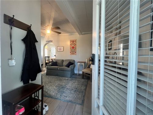 1-16 Vaughan Ave, Newport, RI, 02840-6404 | Card Image