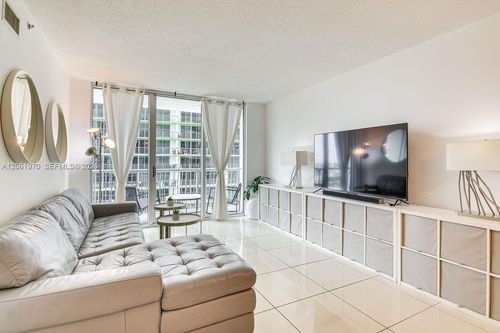 1909-1750 N Bayshore Dr, Miami, FL, 33132-3203 | Card Image