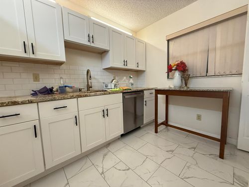 f1-1200 Se Parkview Place, Stuart, FL, 34994 | Card Image