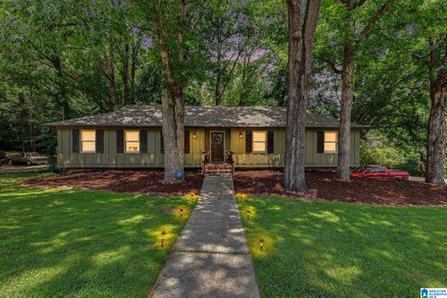 3304 Pembrooke Ln, HOOVER, AL, 35226-2202 | Card Image