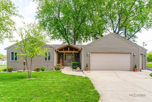 4226 N Riverdale Dr, Mchenry, IL, 60051-8933 | Card Image