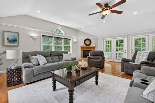 10 Mountain Rd, Brookline, NH, 03033 | Card Image