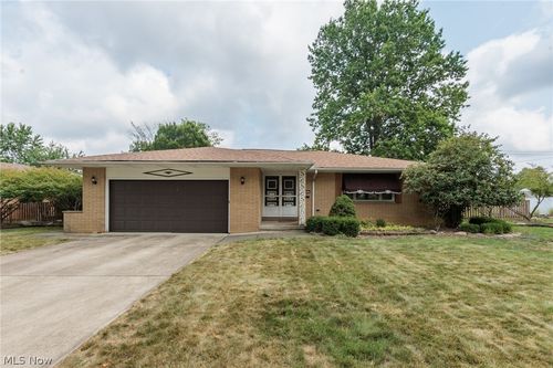 9933 Vista Dr, North Royalton, OH, 44133-2322 | Card Image