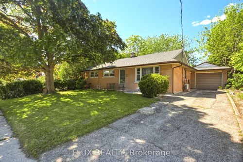 32 Close Ave, Cambridge, ON, N1R2R6 | Card Image