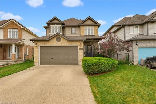 196 Mcguiness Dr, Brantford, ON, N3T0B5 | Card Image