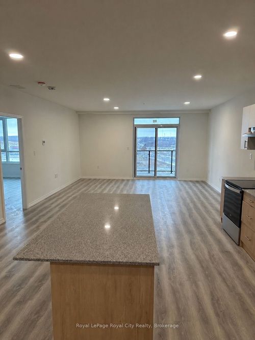 714-1098 Paisley Road, Guelph, ON, N1K0E3 | Card Image