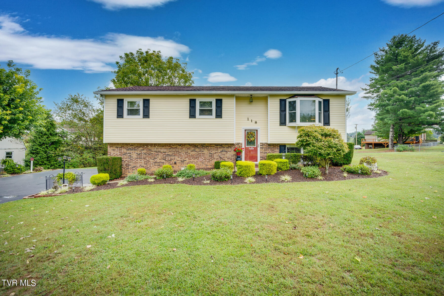 Smith Ct, Johnson City, TN 37615