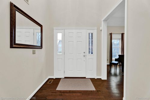 24329 Saybrook Ct, Novi, MI, 48374-2555 | Card Image