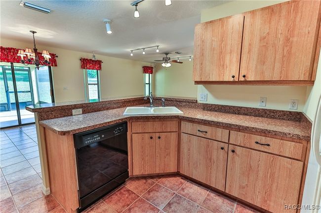 8087 E Decatur Ct, House other with 3 bedrooms, 2 bathrooms and 3 parking in Floral City FL | Image 14