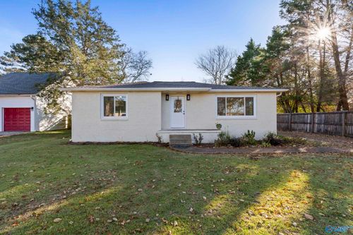 152 Wilson Mann Rd, Owens Cross Roads, AL, 35763-9640 | Card Image